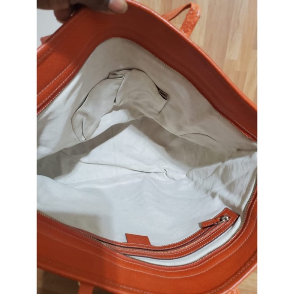 Authentic GUCCI Monogram Medium Bree Zippered Shoulder Bag - Picture 4 of 14